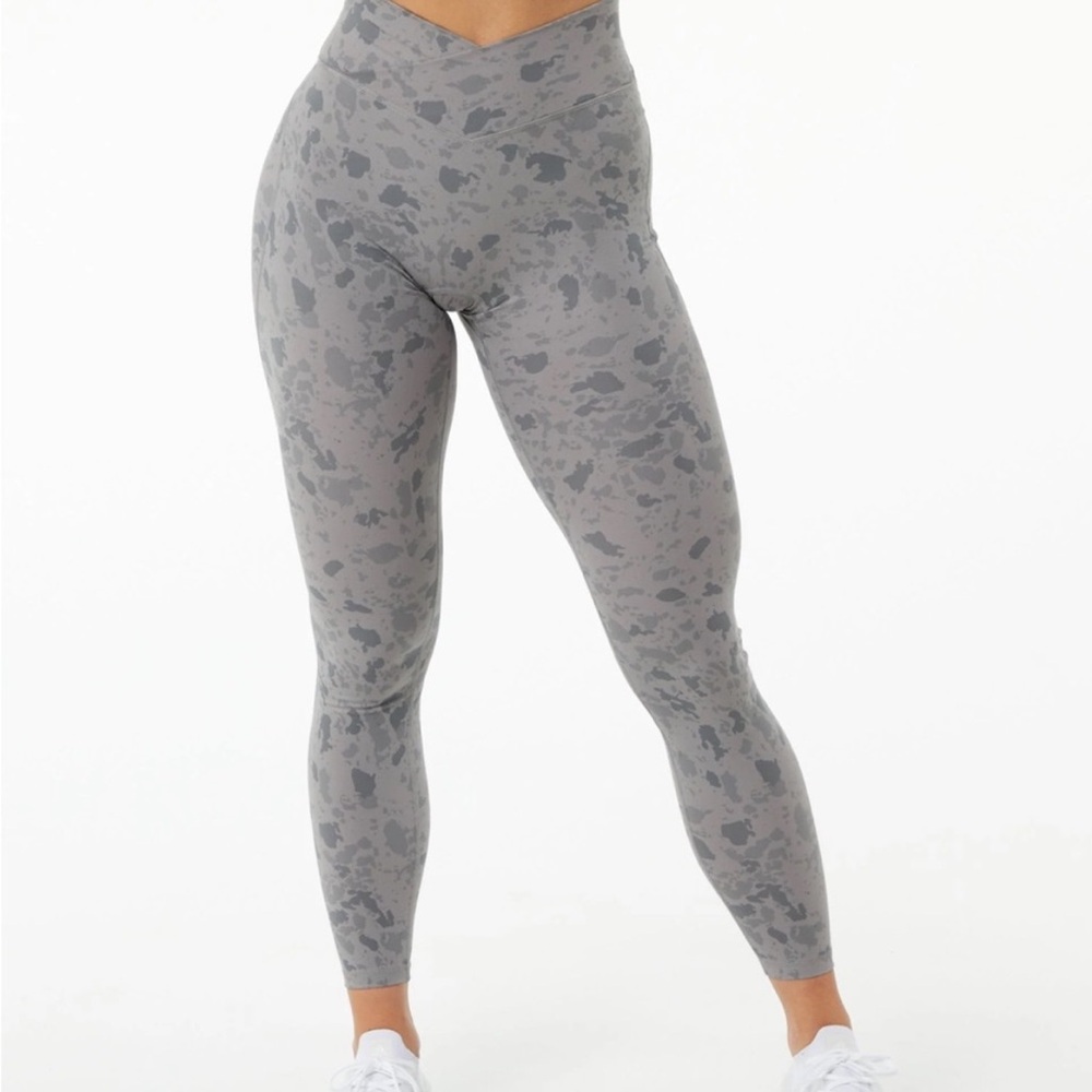Alphalete Surface Power Legging Pebble Print Grey Small